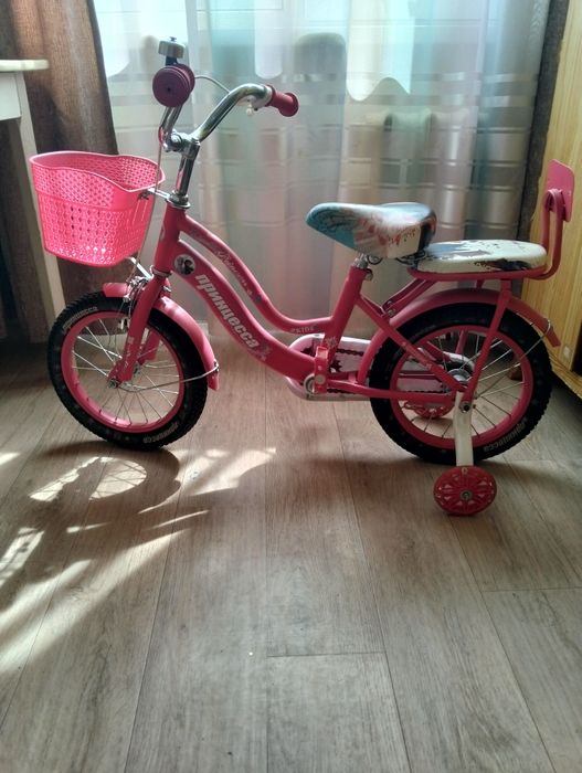 Продам велик  для девочки.