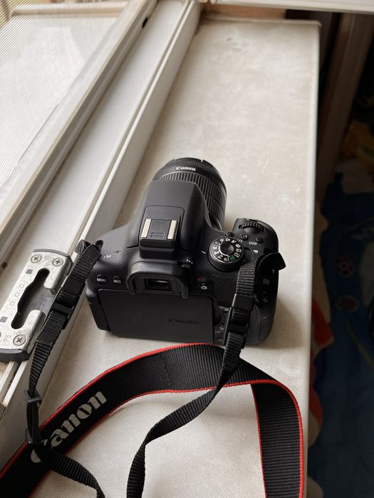 Фотоапарат Canon eos 750d