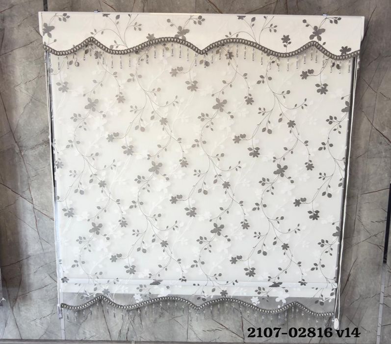 Установка карнизов.