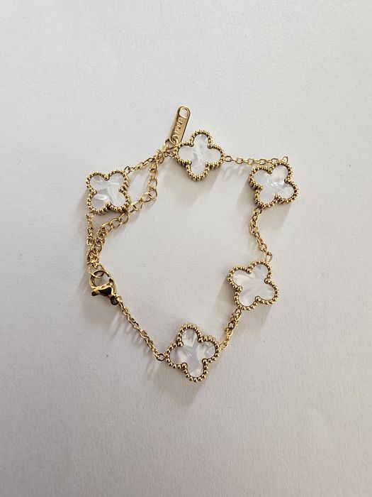 Bratari stil trifoi diferite culori