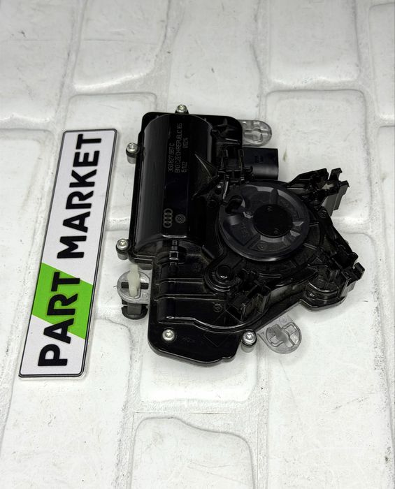 Моторче багажник AUDI VW 3G0827887C