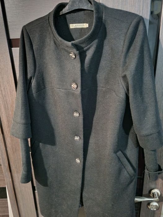 Чёрное пальто 52