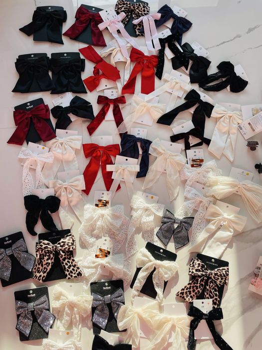 Голямо разнообразие на аксесоари и панделки за коса