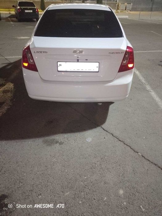 Chevrolet Lacetti   1.8 в отличном состояний 2010 год
