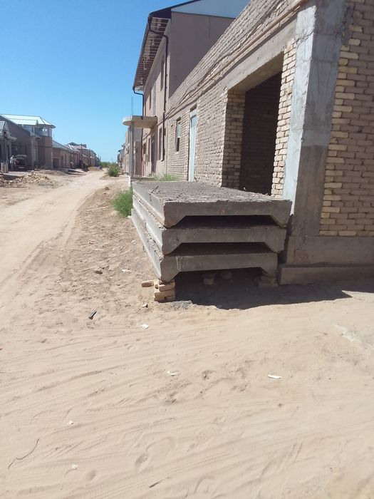 Пнес бетон плита сотилади