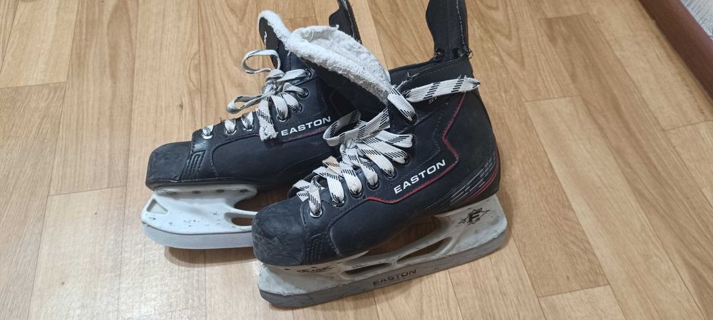 Коньки хоккейные 2 пары 40,5 и 38