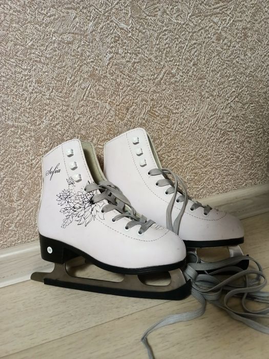 Продам детские коньки