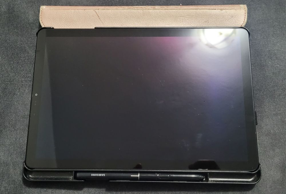 Samsung Galaxy Tab S4 – Perfectă, cu stylus + husă – 499 lei