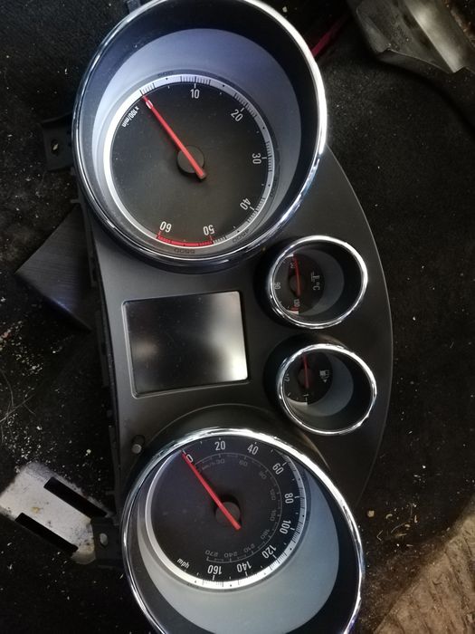 Части инсигния 2.0 cdti 160 к.с.