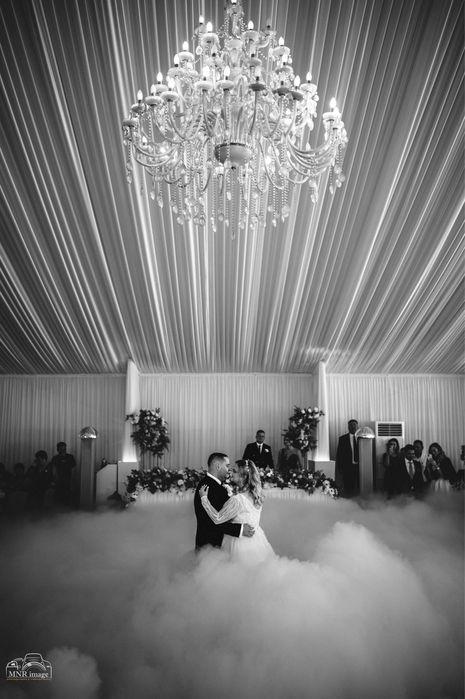 Fum greu, artificii și masină de baloane cu fum