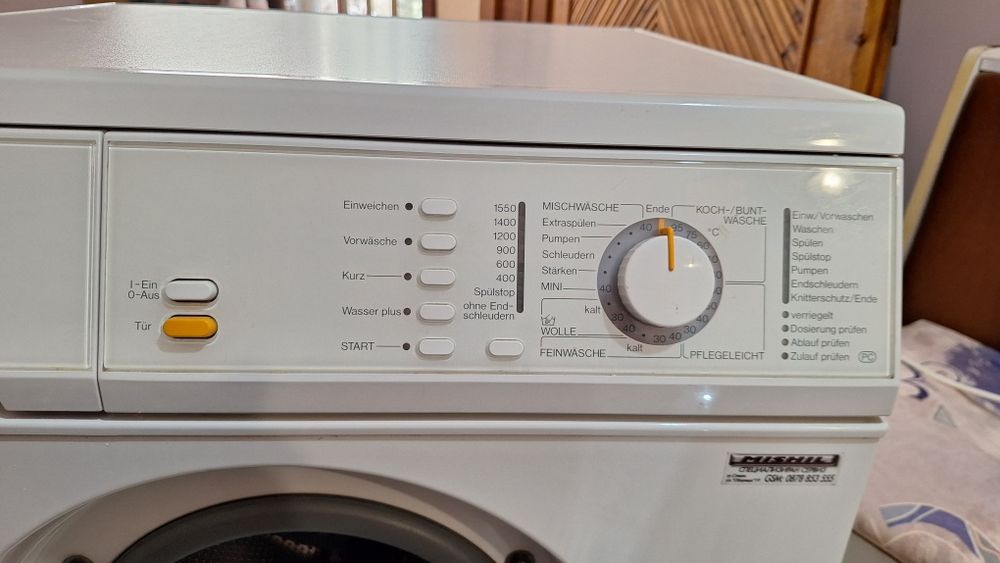 Продавам пералня Miele