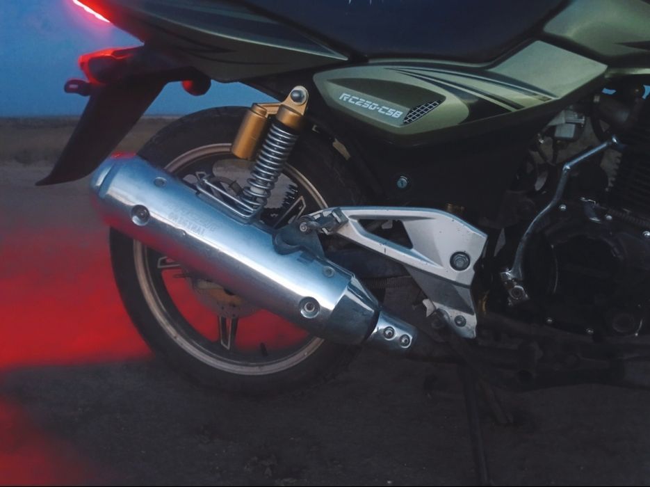 мотоцикл   , 250 кубов  Racer R6