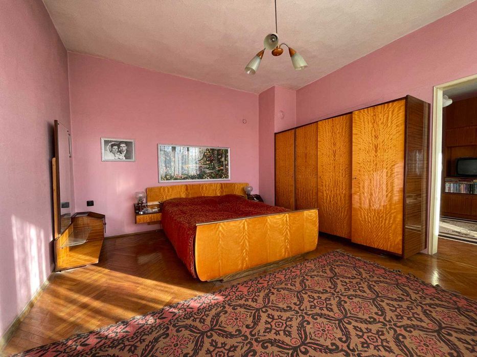 Двустаен апартамент в кв. Голо Бърдо