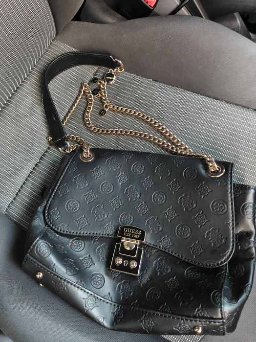Оригинална чанта Guess