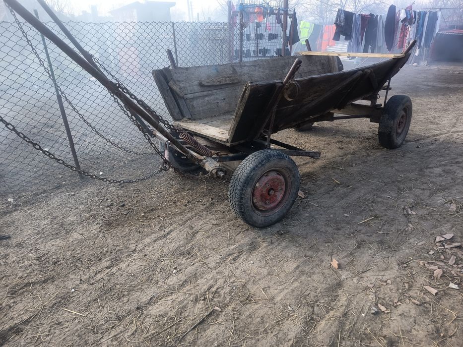 Vând căruță  buna