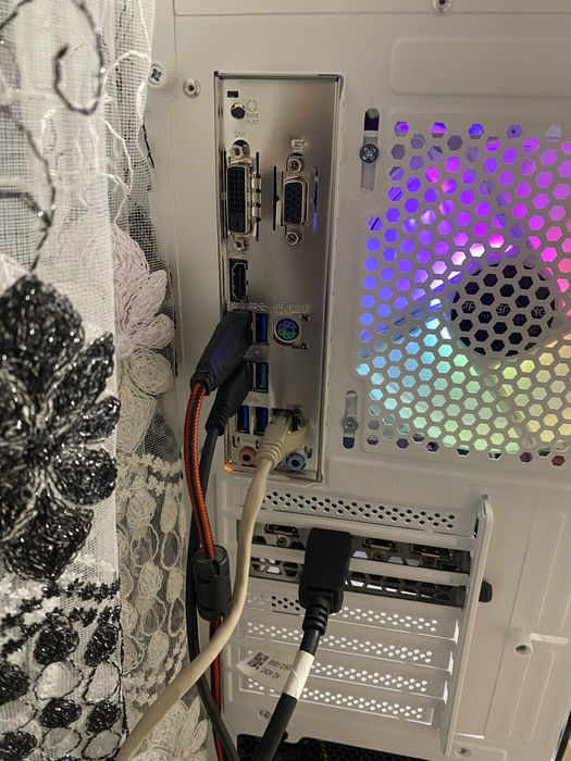 Vand/Schimb Pc Gaming Rtx 3060Ti / Ryzen 5 5600G / 16Gb Ram ssd 512