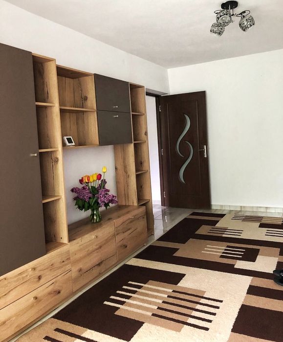 Apartament cu 2camere central de închiriat