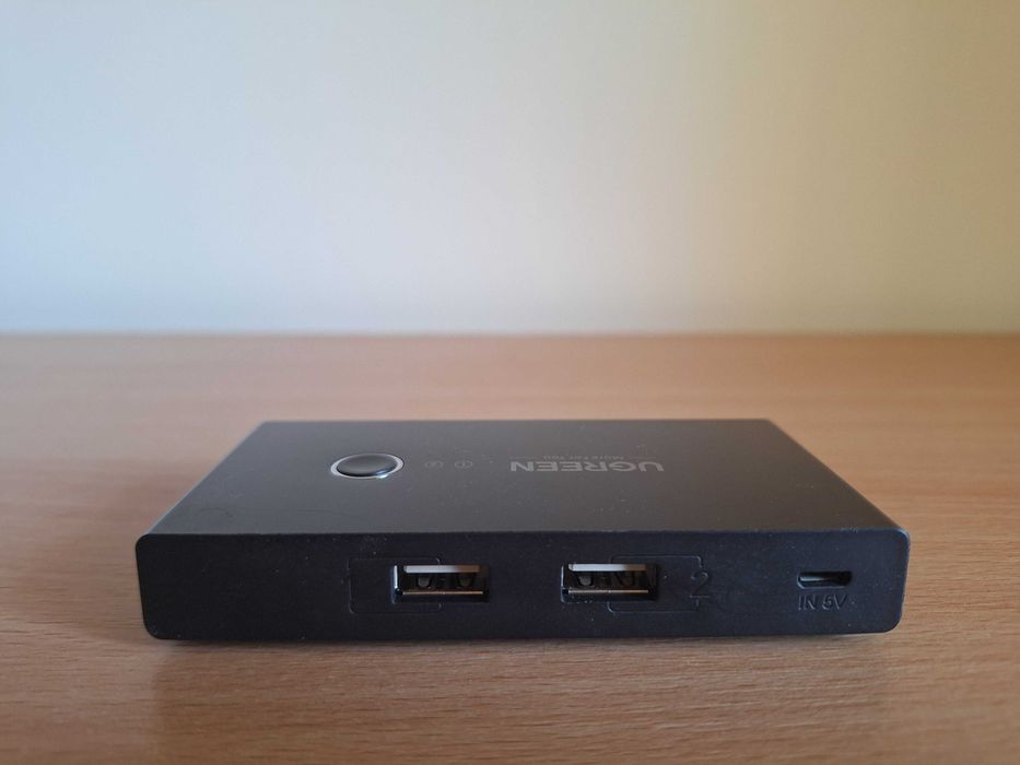KVM Ugreen, USB 2.0
