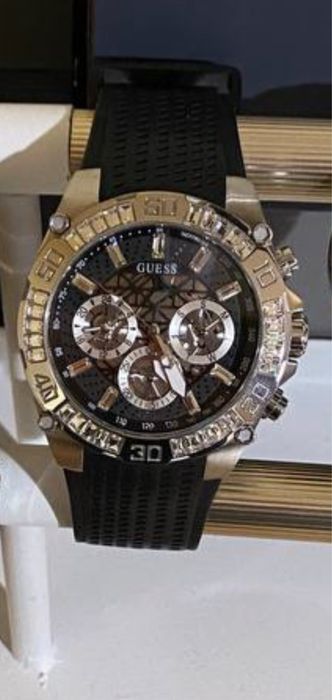 Часовник Guess като нов
