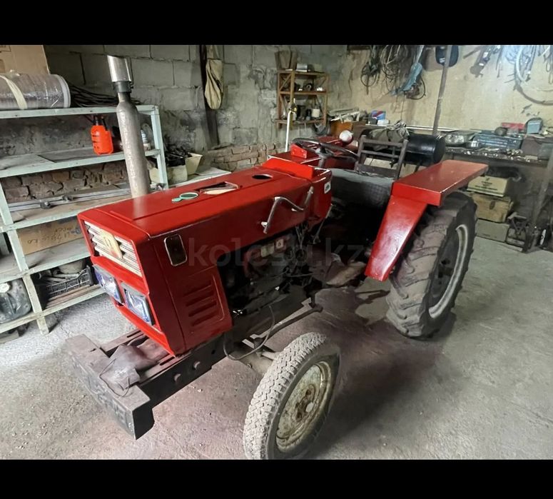 Продам трактор китаец