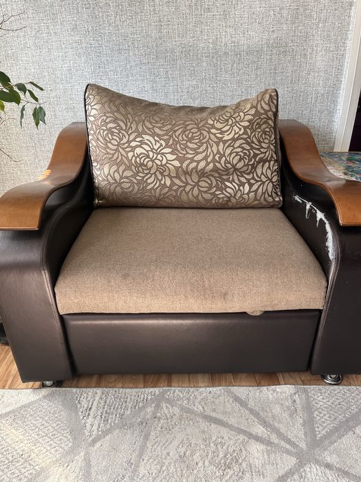 Продам диван срочно продам