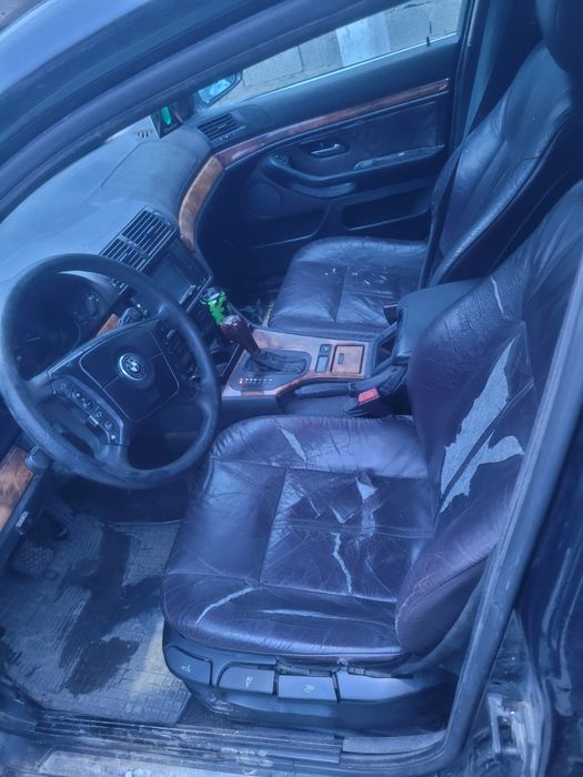 Продам на запчасти бмв е39