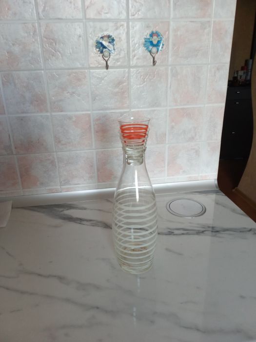 Графин и две рюмки