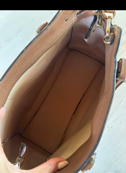 Michael kors чанта от естествена кожа