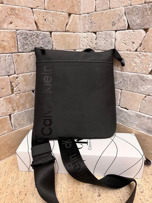 Мъжки чанти през рамо.