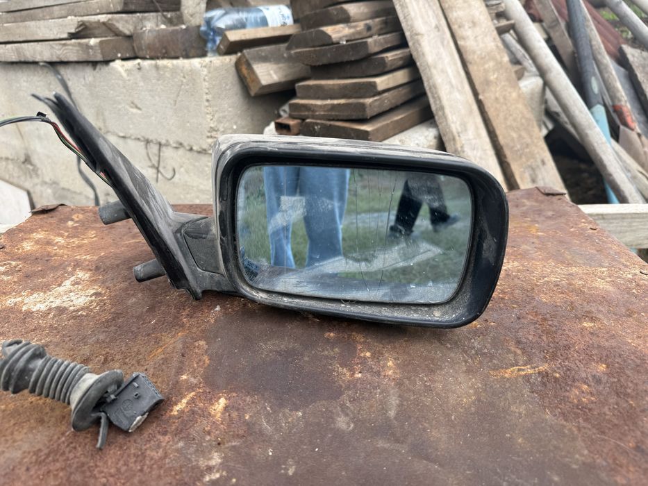 Зеркала и др запчасти на БМВ