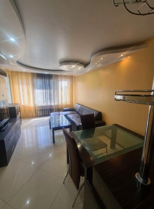 Дава се под наем Двустаен апартамент в София, Център - 55 кв.м за 600 € - Снимка #1