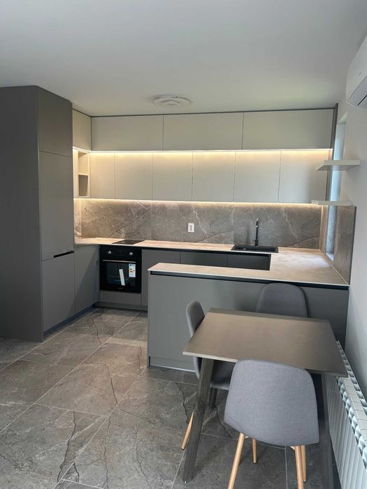 Дава се под наем Тристаен апартамент в София, Симеоново - 110 кв.м за 1097.01 € - Снимка #1