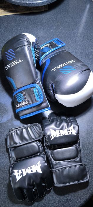 Боксерские перчатки