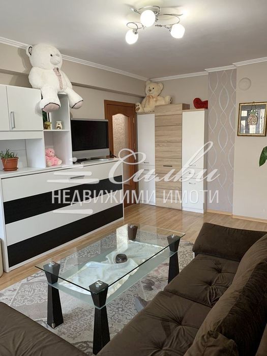 Дава се под наем Двустаен апартамент в Търговище, Център - 56 кв.м за 255 € - Снимка #1