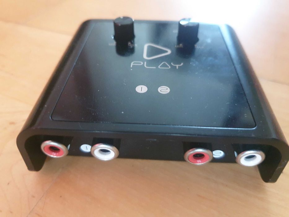 Consolă DJ Vestax VCI-100 cu placă de sunet Reloop Play