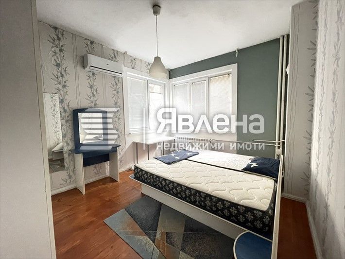 Дава се под наем Тристаен апартамент в София, Център - 99 кв.м за 760 € - Снимка #2