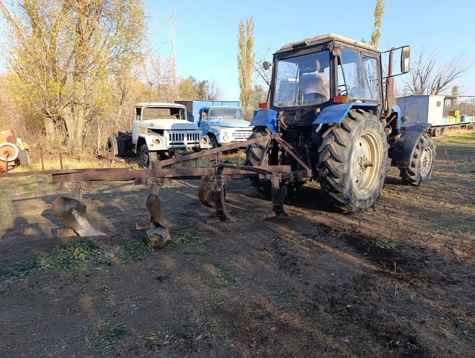 Трактор МТЗ 1221