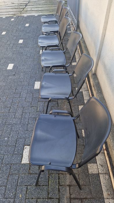 Scaune picioare metalice, șezut, spătar plastic si masa  scaune alumin