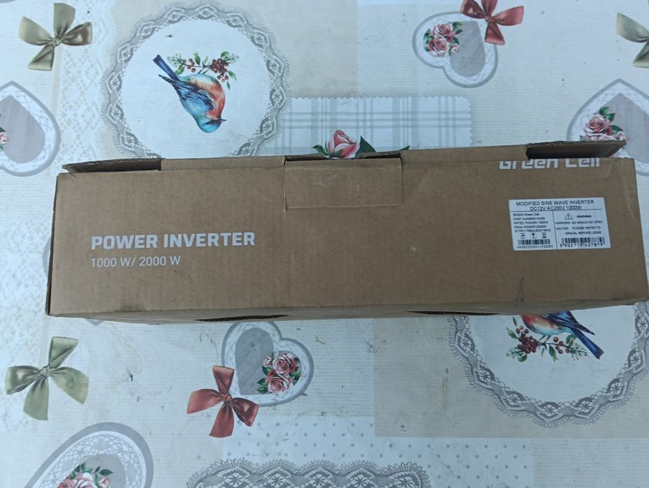 Vând invertor auto 12-24v la 220v