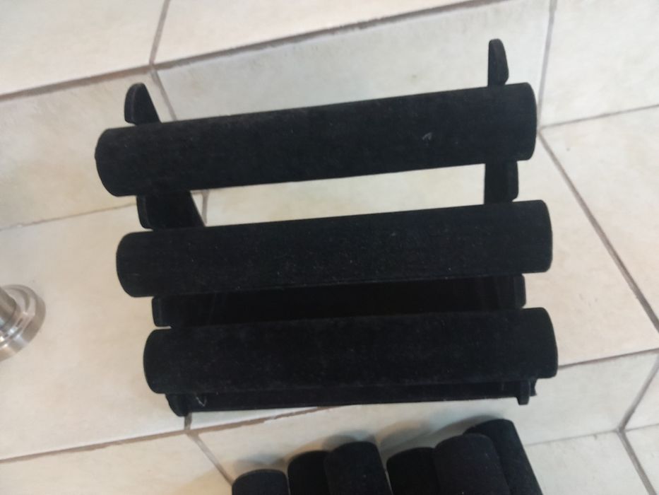 Стойки для бюжетерии  в ассортименте.