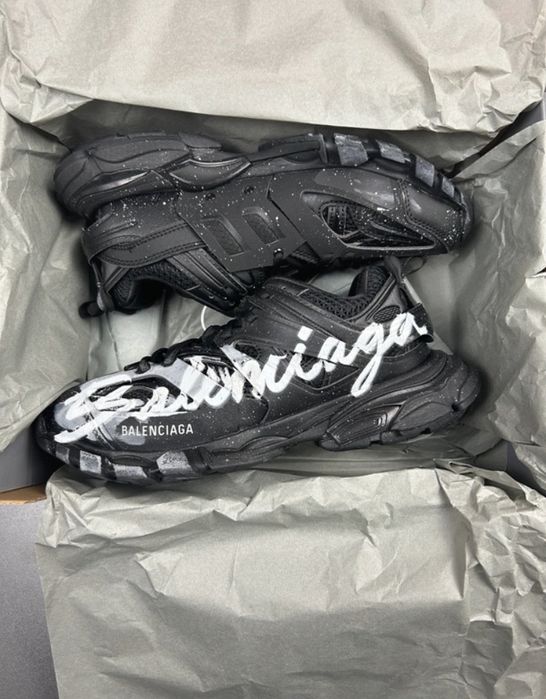 Balenciaga track