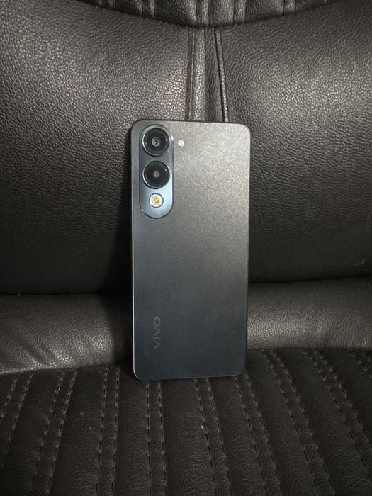 Vivo Y04 8/128 идеал