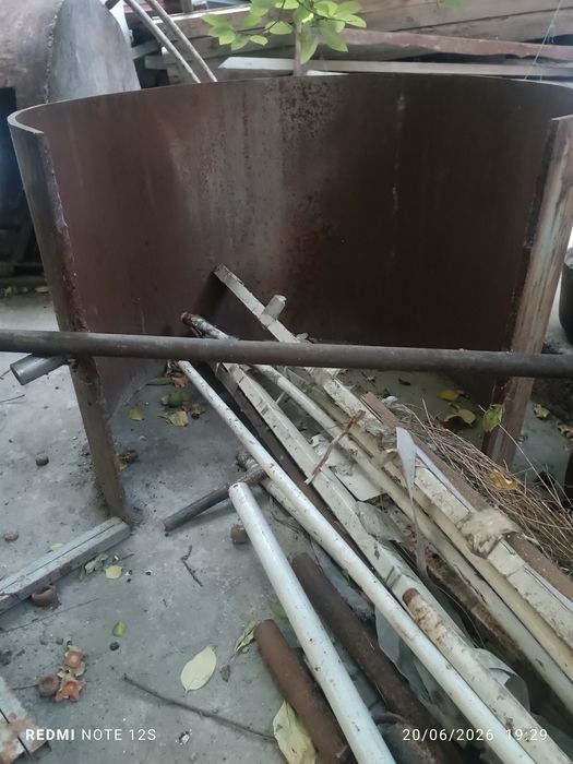 Qozon 1 ta 125 talik ,oʻchoq 2 ta qalin sovetskiy