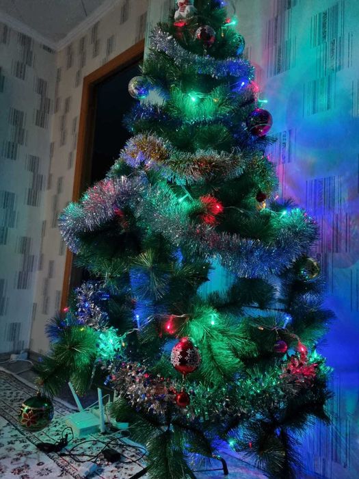 Продам новогоднюю елку