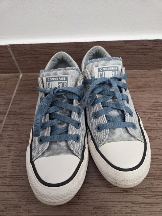 Vând teniși Converse All Stars 36.5