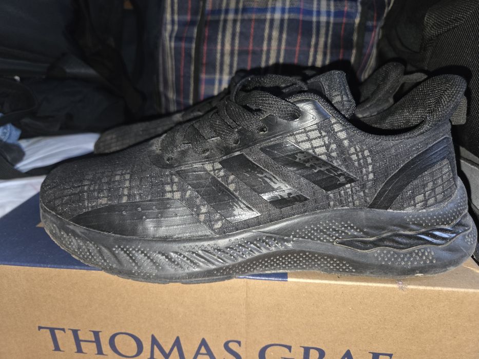 Кроссовки Adidas