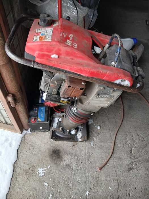 Vând mai compactor Wacker Neuson