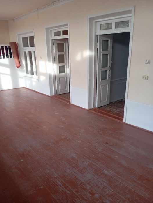 4 xonali xovli ijaraga beriladi