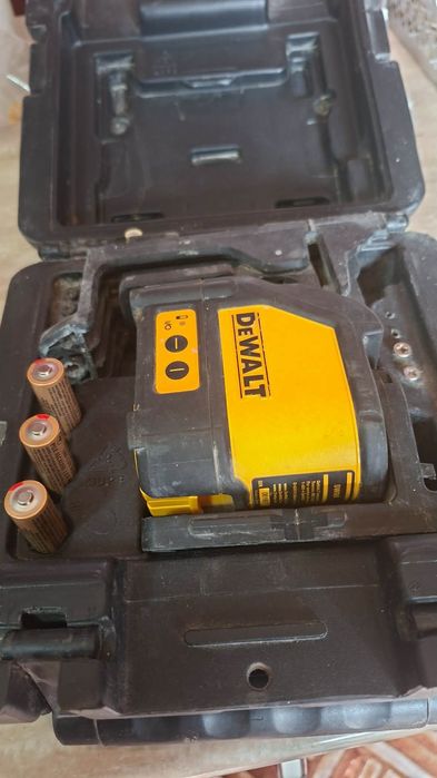 Vând laser marca Dewalt