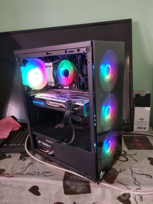 GAMING kompyuter sotiladi.